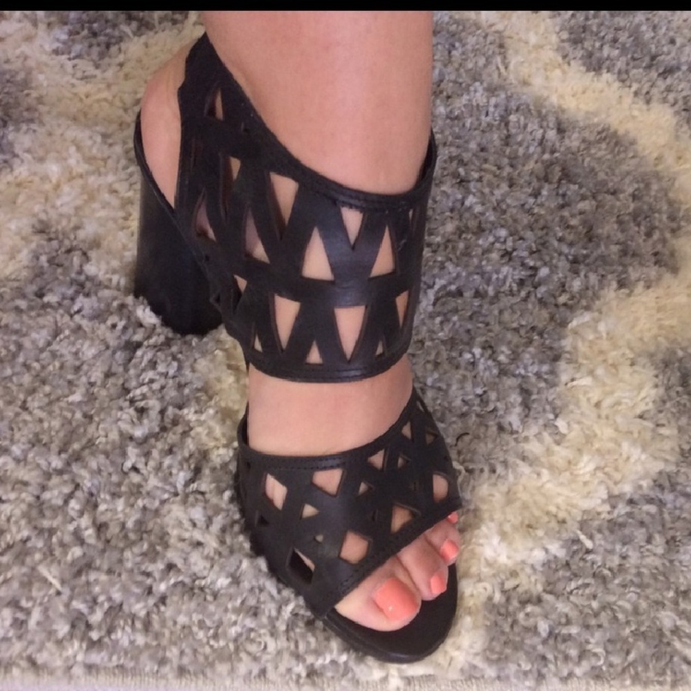 Leather chunk heel sandles